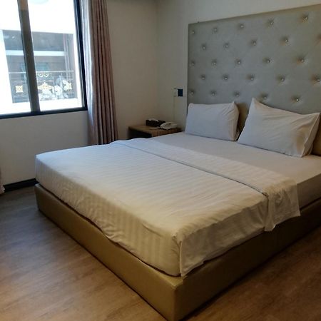 Ease Hotel Кота-Кинабалу Экстерьер фото