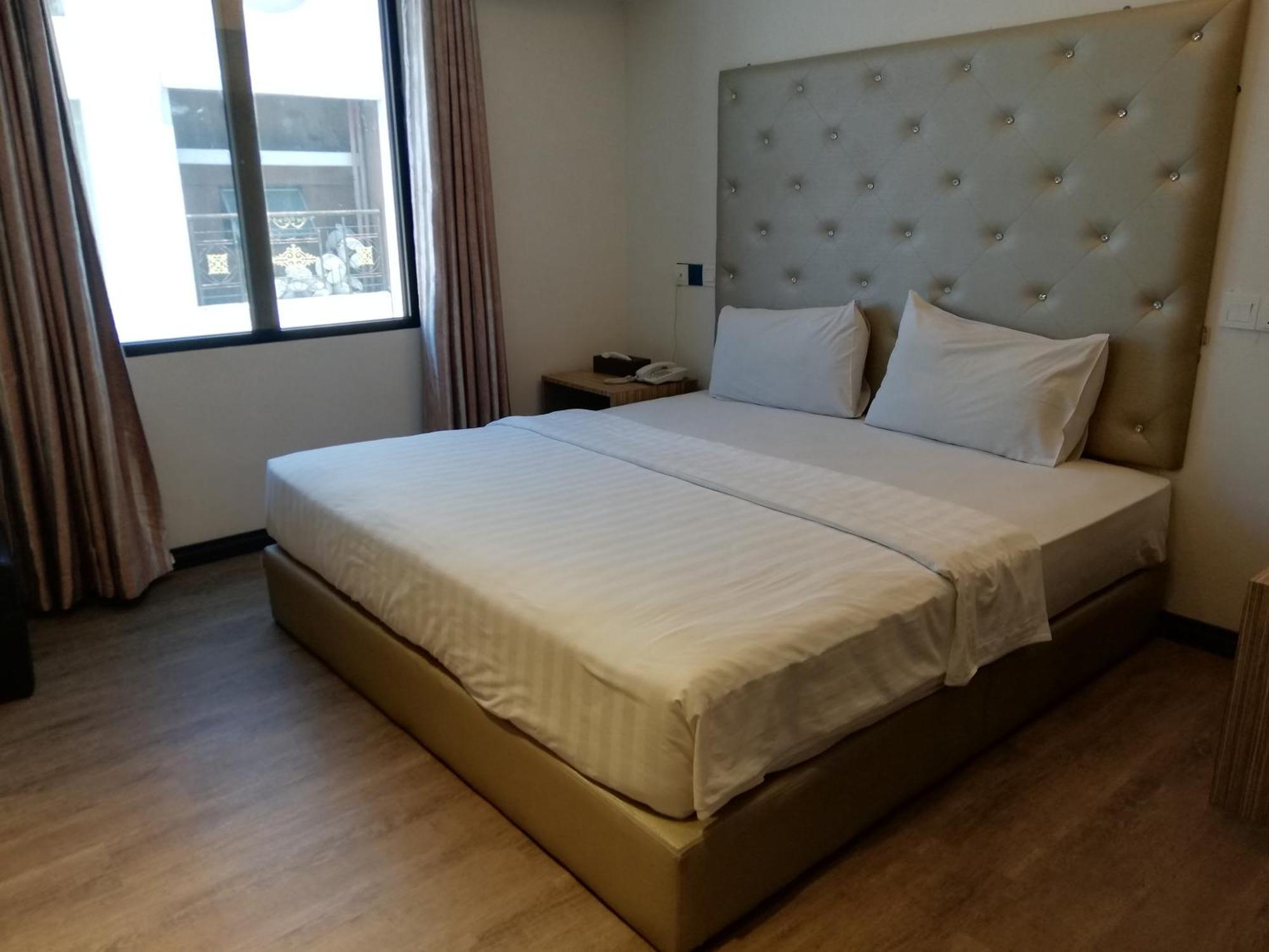 Ease Hotel Кота-Кинабалу Экстерьер фото