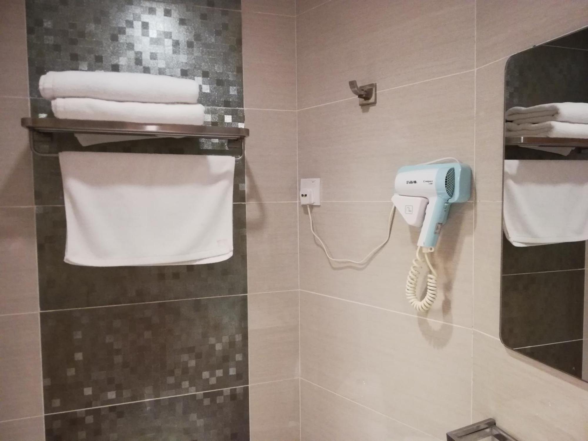 Ease Hotel Кота-Кинабалу Экстерьер фото