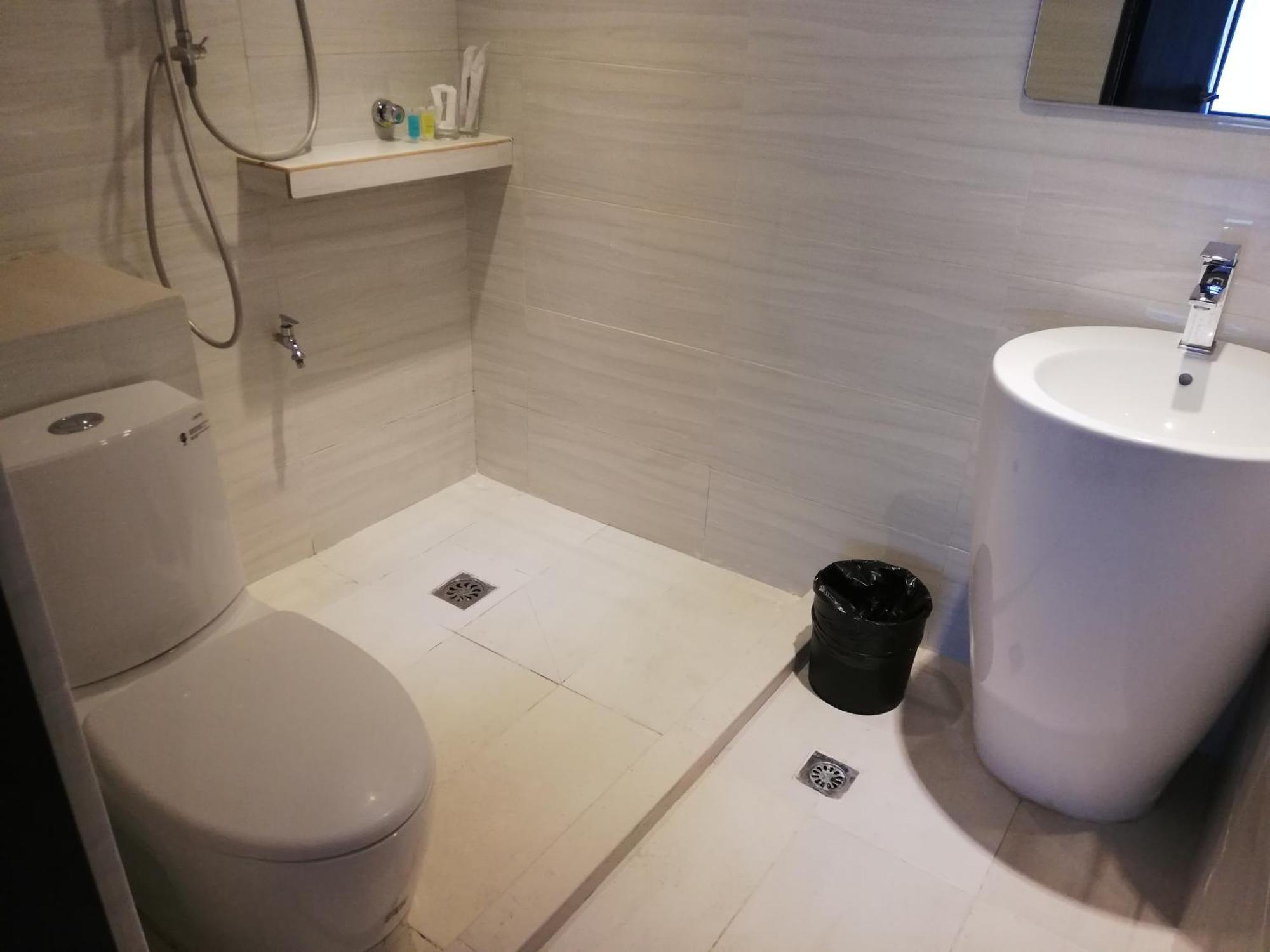 Ease Hotel Кота-Кинабалу Экстерьер фото